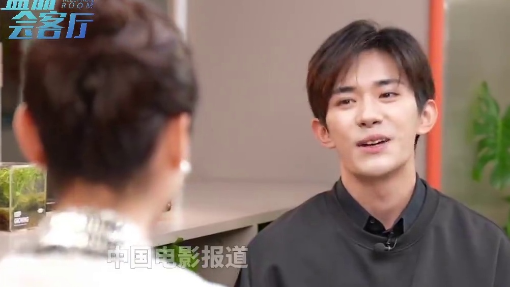 #易烊千玺 说当时不知道哪来的劲儿，就接下了《小小的我》刘春和这个角色，现在回看前辈们塑造了那么多深