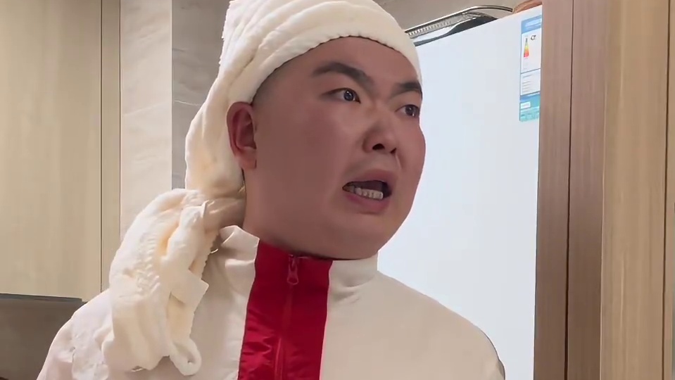 《来 亲一口》 #一人分饰多角 #毛女女 #情侣  #陕北家有儿女 #鲍鲍