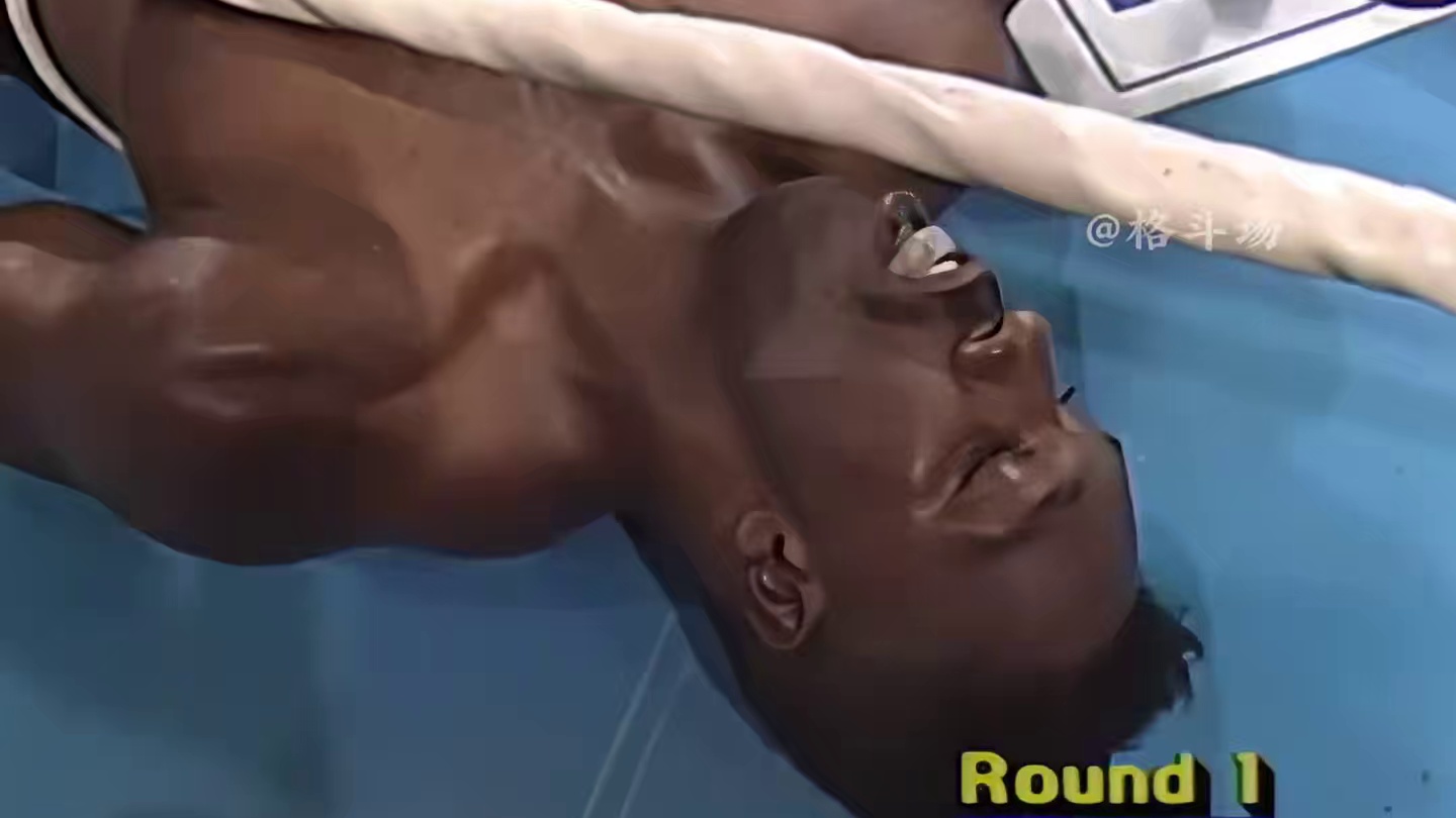 这一战被誉为是泰森职业生涯最有观赏性的一战！把“彻底疯狂”诠释的酣畅淋漓！#拳击 #泰森 #内容启发