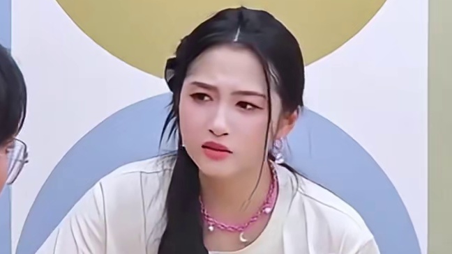 北京人关晓彤惊喜爆料北京美食，网友全去过的举爪爪~  #毛雪汪 #关晓彤北京美食大推荐 #美食推荐 