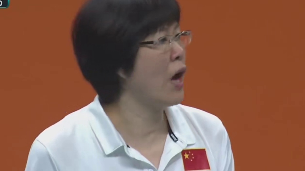 名场面，郎导超神观察力，一眼看透对手，提前预知将要发生的事。#郎平 #中国女排 #排球