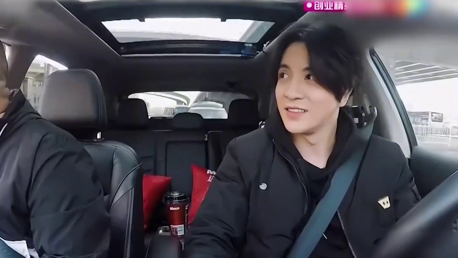 为了写首歌，岳云鹏和薛之谦转行当出租车司机，结果遇到神级路人