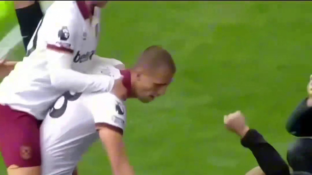 足球赛场那些十分有趣的名场面瞬间，简直真的太搞笑了#足球