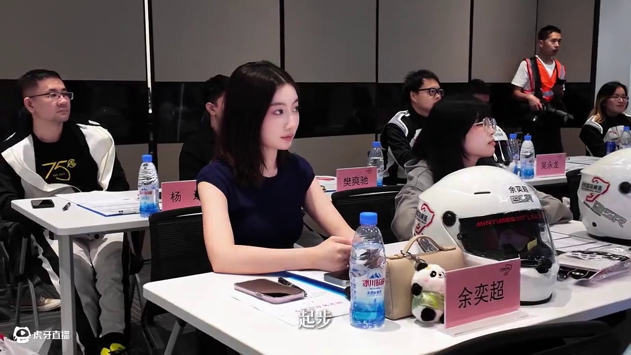 对话「冠军之路」赛照培训主教官王睿：强强联合下的极致体验 #天府国际赛道 #赛车 #路特斯 #赛车执