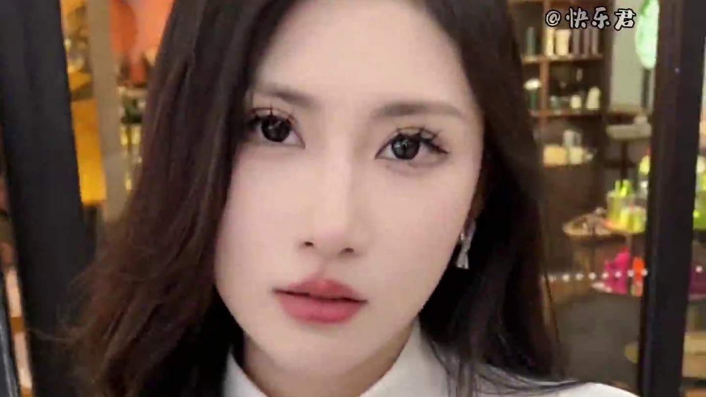 “人心不是一天凉的，树叶不是一天黄的，别等不爱了你才知道后悔”#失望攒够了也就离开了 #树叶不是一天