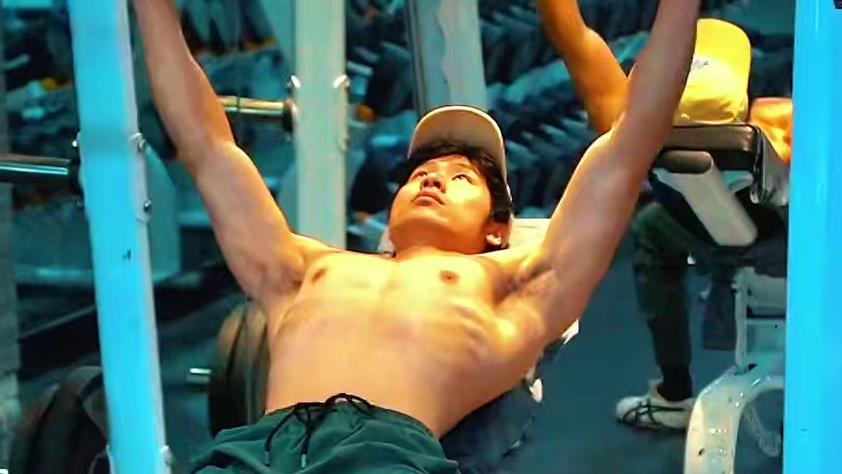 史密斯上斜卧推全方位解析！ 史密斯上斜卧推没感觉？看看这些细节你都做对了吗？#史密斯上斜卧推 #史密