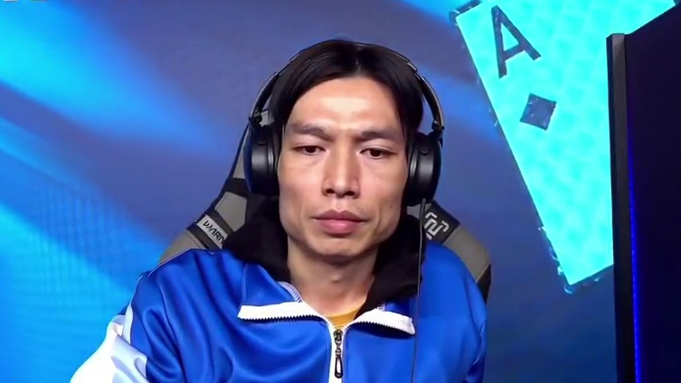 旭旭宝宝谈天才加入山东好哥哥，痴迷的天才有天才的想法 #是时候展现真正的牌技了 #斗地主残局 #旭旭