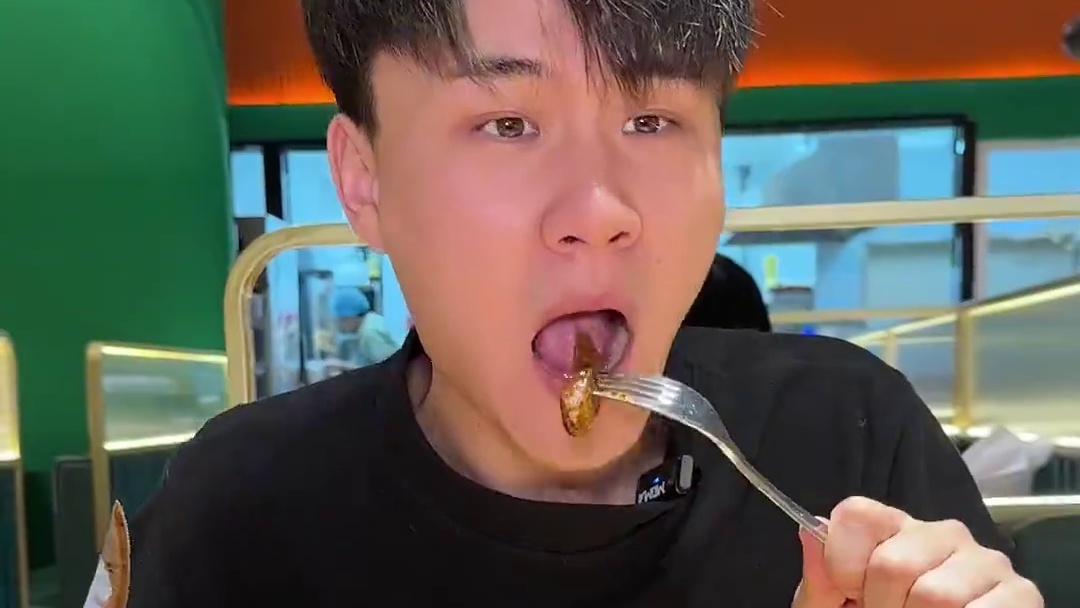 这么给力的吗！！！ #牛排披萨