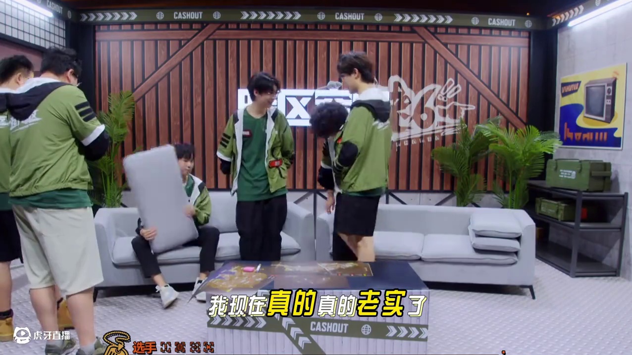 暗区综艺：鼠皇“马皇”称号实锤 #暗区开年让我吃了一大惊  #暗区突围  #一起下暗区2 #暗区冬季