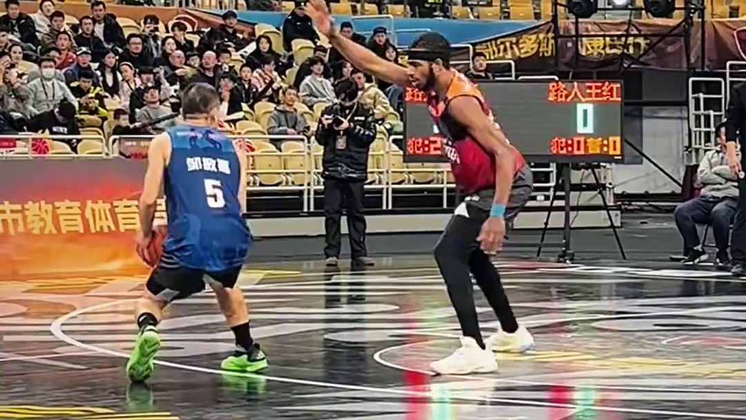 “小伙子我知道你很努力，但我天赋异禀！”卡洛斯连续封盖邹敏嘉 #路人王2024年度总决赛 #立马成王