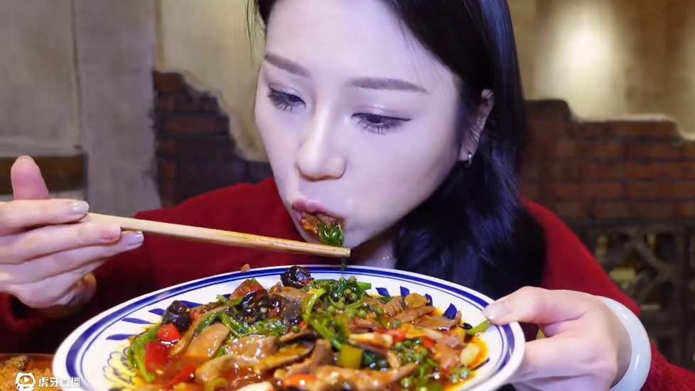 一人炫8道正宗川菜！粉蒸肉、回锅肉、麻婆豆腐每道都是下饭菜，米饭根本不够呀~#回锅肉 #麻婆豆腐 #