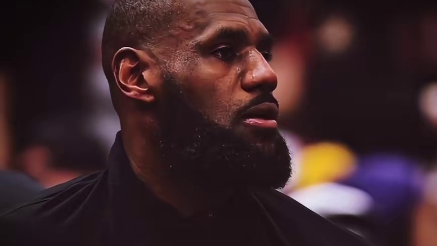 这样的湖人不惧怕任何球队，湖人正在慢慢苏醒，加油！