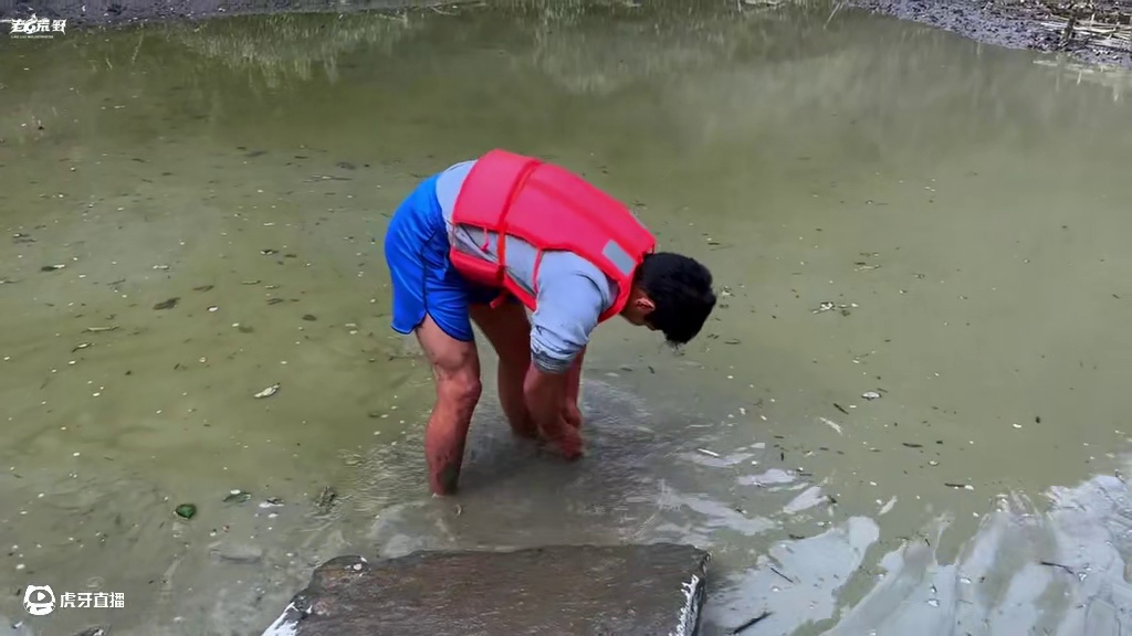 老六荒野 |荒野生存策略积分赛 | 樟树营杯 |  第三天 有选手受伤了？#野外户外 #荒野 #荒野