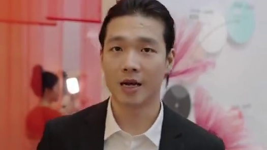 探寻东方传统色韵 增强茅台品牌力 #东方华彩国色天香2025年度东方传统色发布会 #绛纱色 #茅台 