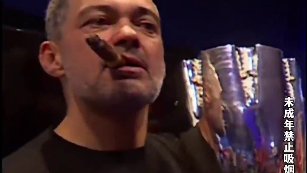 摇起来！AC米兰更衣室庆祝意超杯夺冠 主帅#孔塞桑 载歌载舞忘情庆祝