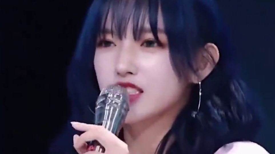 #颜安我想让大家看到我  一个人淋过暴雨走过籍籍无名，颜安你终于被我们看见了 #颜安  #赵露思  