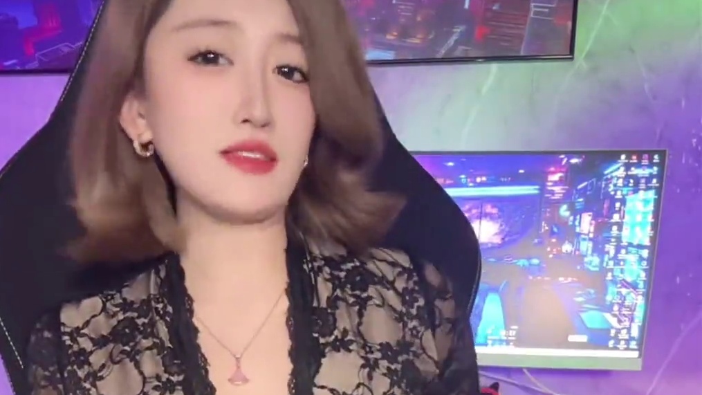 终于也是坐得起雷蛇风神电竞椅了！！ 蛇年的新年礼物必须是雷蛇啊！！#电竞椅 #游戏外设 #雷蛇 #风