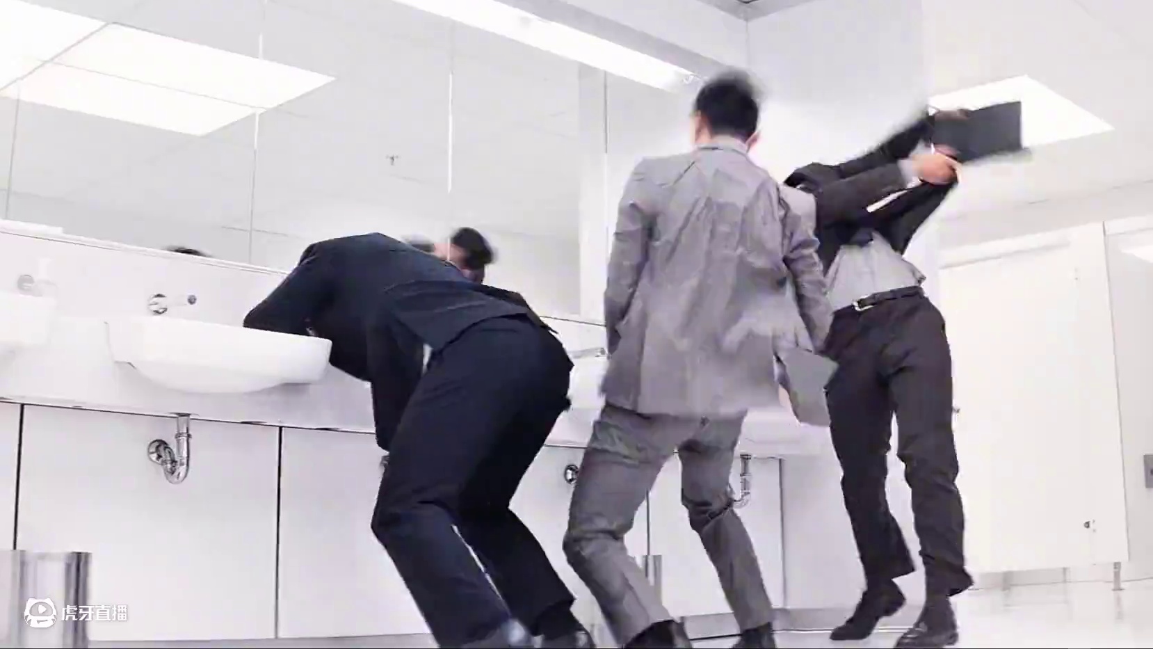 华人最强杀手，暴打阿汤哥和超人！
#名场面 #动作电影 #碟中谍6