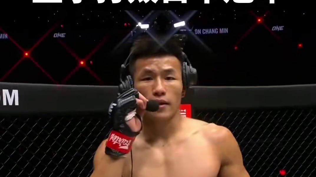 霸气的唐凯，重拳打败日本冠军。 