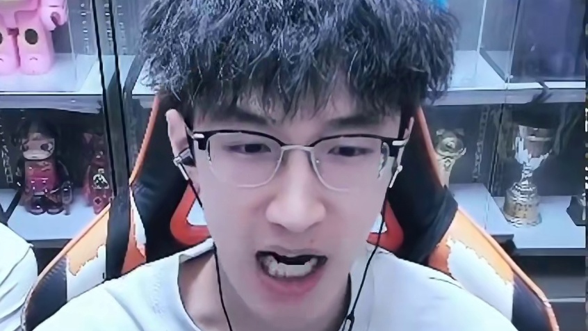 这下碎梦不得不玩了 #逆水寒黄金服 #我浮夸真的要强 #浮夸666