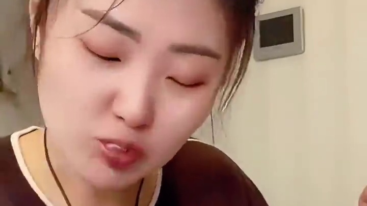 姐夫给小姨子做的蛋黄面，羊头准备自己吃，结果没吃上