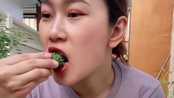 牛肉刺身#刺身美食 #泰国美食 #奇特美食大搜罗 #干净又卫生 #这吃法真的忍不了了