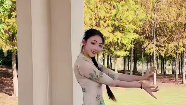 风箫声动光转玉壶～
#古典舞 #原创编舞 #青玉恋 #舞蹈