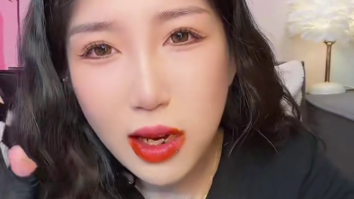 双拼来啦 这两个味道都很好吃！面饼很劲道 口感很好 很好吃 不用纠结买啥味道了 一次性两味道都能吃啦