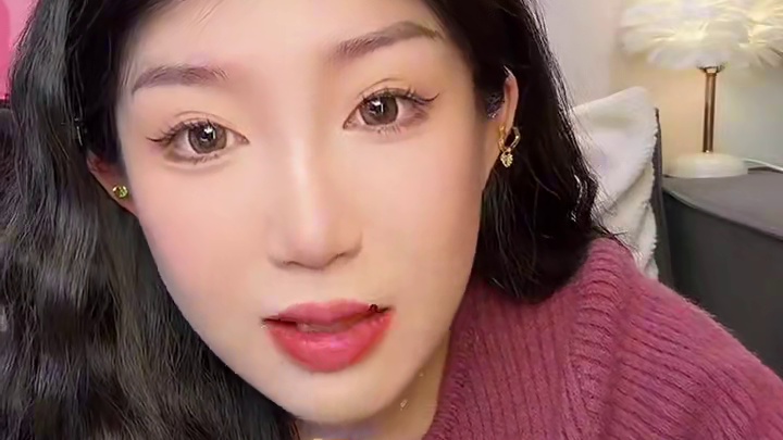 李海龙麻辣烫越吃越好吃～黏黏糊糊的～量又大 自己加点丸子青菜啥的 真的两个人够够了 #李海龙麻辣烫 