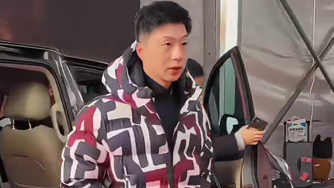 马龙王楚钦身穿西装出席微博之夜，太帅了！#王楚钦 #马龙