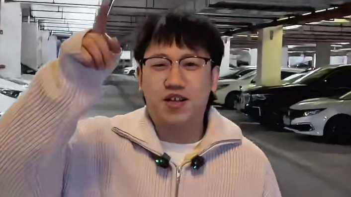 凯旋765RS和雅马哈MT09 你会选择哪个？我都要#凯旋765rs #凯旋小青蛙 #MT09 #关