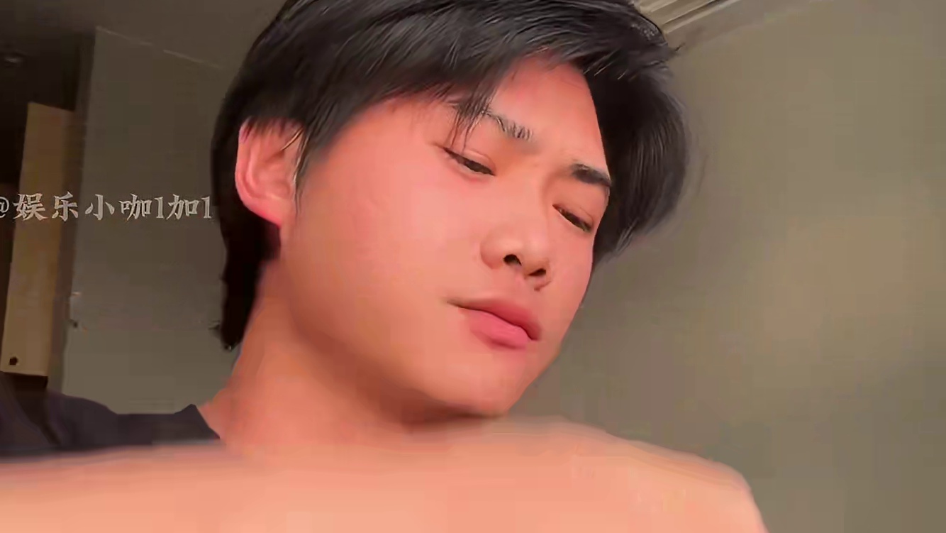 根治口腔溃疡的狠人，长痛和短痛之间选择了剧痛#口腔溃疡 #口腔溃疡的狠人 #万万没想到 #狠人行为 