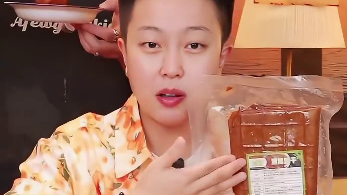 起泡豆干就得烫着火锅吃#妈呀太香了 #吃货 #解馋 #吃货日常 #无辣不欢