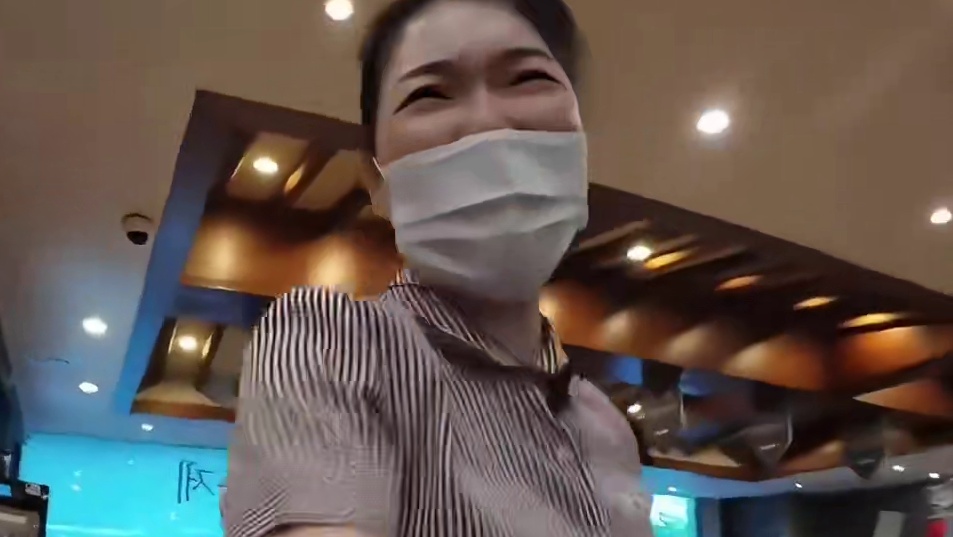 美国小哥反向测评韩国高铁#歪果仁系列 #娱乐 #外国人真会玩