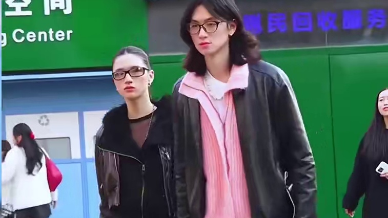 最近上海堪称车展胜地！