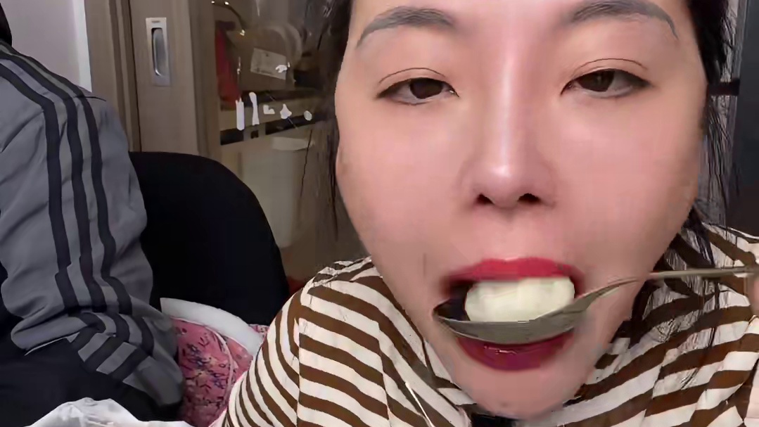 主页（鱼丸糯叽叽类）驾驾驾#从来没吃过这么好吃的东西 #吃不下饭没胃口吃点什么 #深夜放毒系列之让你