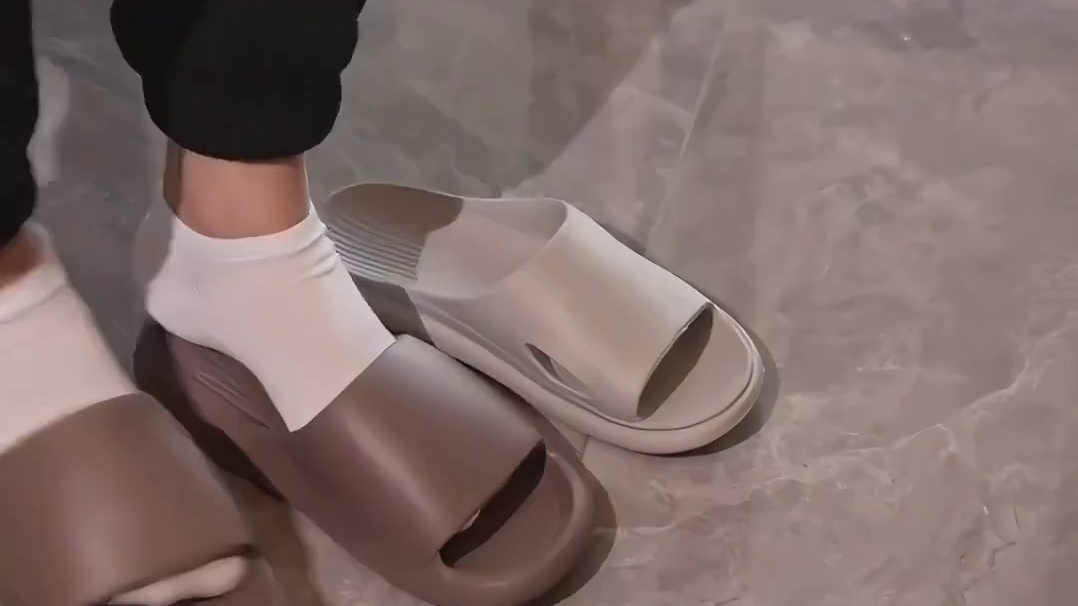 我说我的脚怎么一圈老茧