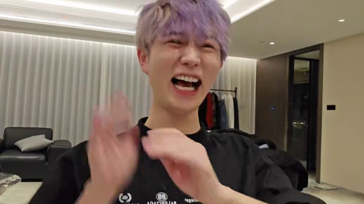 【童锦程】王子彦来虎牙直播就给他安排“798”三位数房间号?