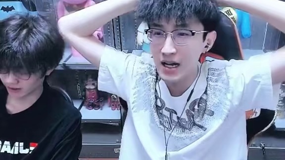 不做人边缘疯狂试探 #逆水寒手游 #我浮夸真的要强 #逆水寒全民制作人 #浮夸666