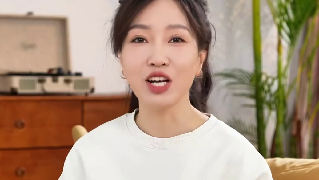 4款新年发型，成为最靓的时髦小姨~手残党跟练版来啦！ #过年就要美美哒 #发型 #跟练版