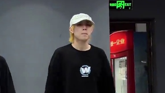 只要我把脸吃的够圆，就没有人能把我看扁 #耶子编舞 #hiphop基础 #soincredible舞