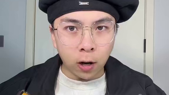 再听到蔡明说自己是小女孩时，向太低头的几秒是否再想陈岚呢？ #向太陈岚 #一路繁花 #女性