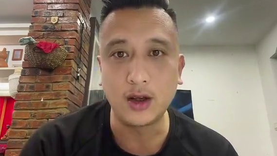 绝活哥这个soma步，走步了吗？#争议判罚 #绝活哥#soma步#走步#这球走步吗