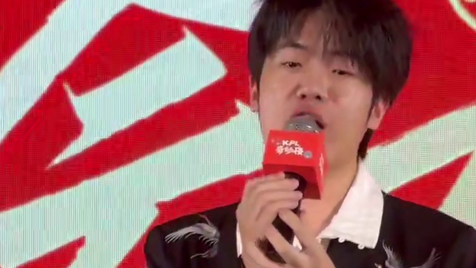 圈圈圆圆圈圈天天年年天天的我~深深看你的脸~​​​