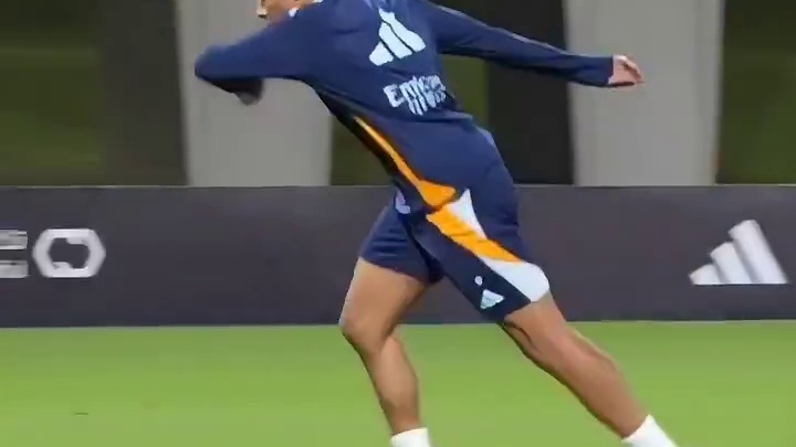 剑指2025首冠！西超杯决赛今晚打响