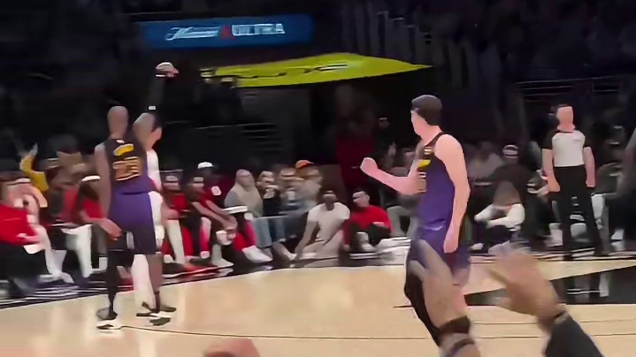 詹姆斯又是天神下凡的一天