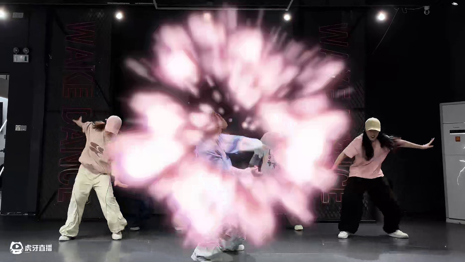 久违的男团舞！好开心的舞呀呀呀！ #只有今天说爱你舞蹈挑战 #BOYNEXTDO