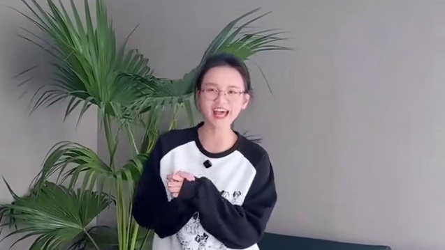 今天这个润禾中餐厅真的太太太推荐了！
不仅有各种新鲜海鲜，还有多种精品水果，而且包间还能唱K，这不妥