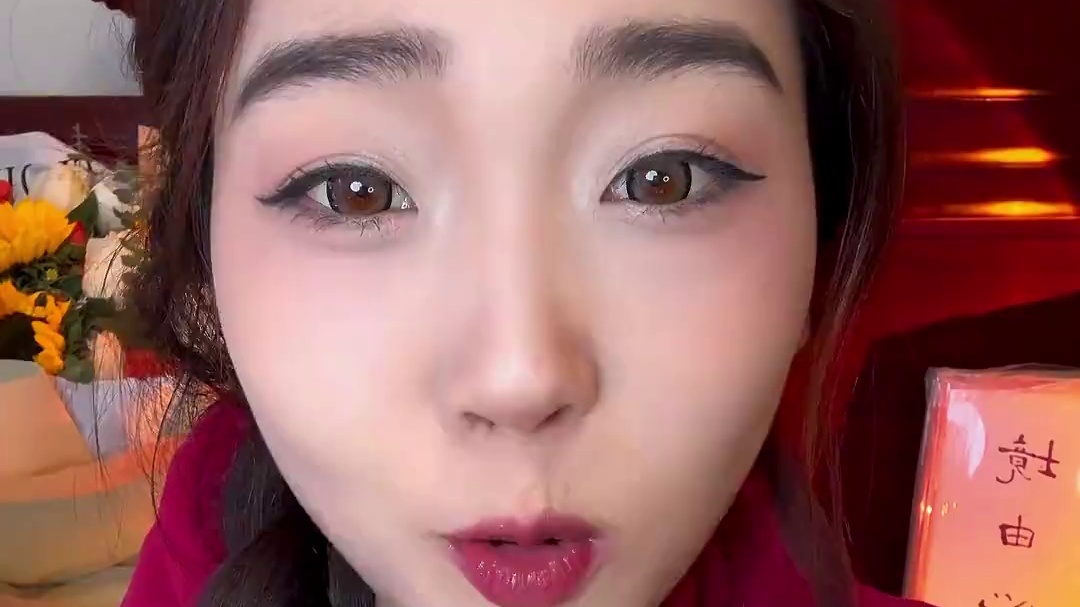 很方便的冲泡免煮盖浇饭！口感是软一点的米饭哈！很入味！拌饭酱也是一大包！#快吃吧大馋丫头 #速食美食