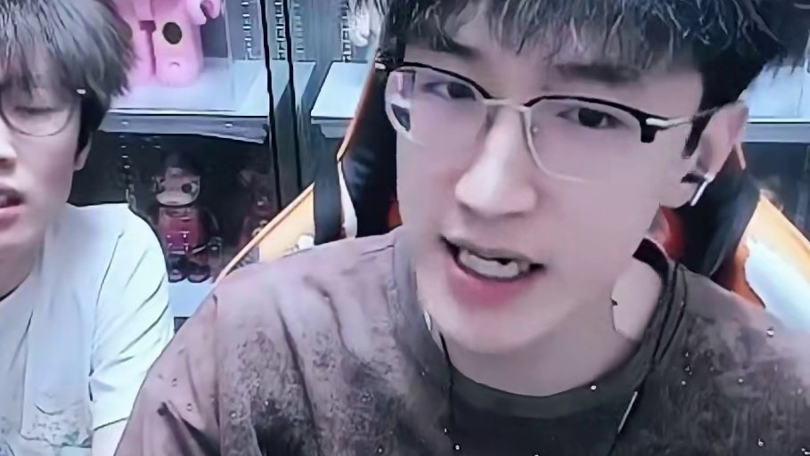 我蔡哥太好骗了！ #逆水寒黄金服 #我浮夸真的要强 #浮夸666